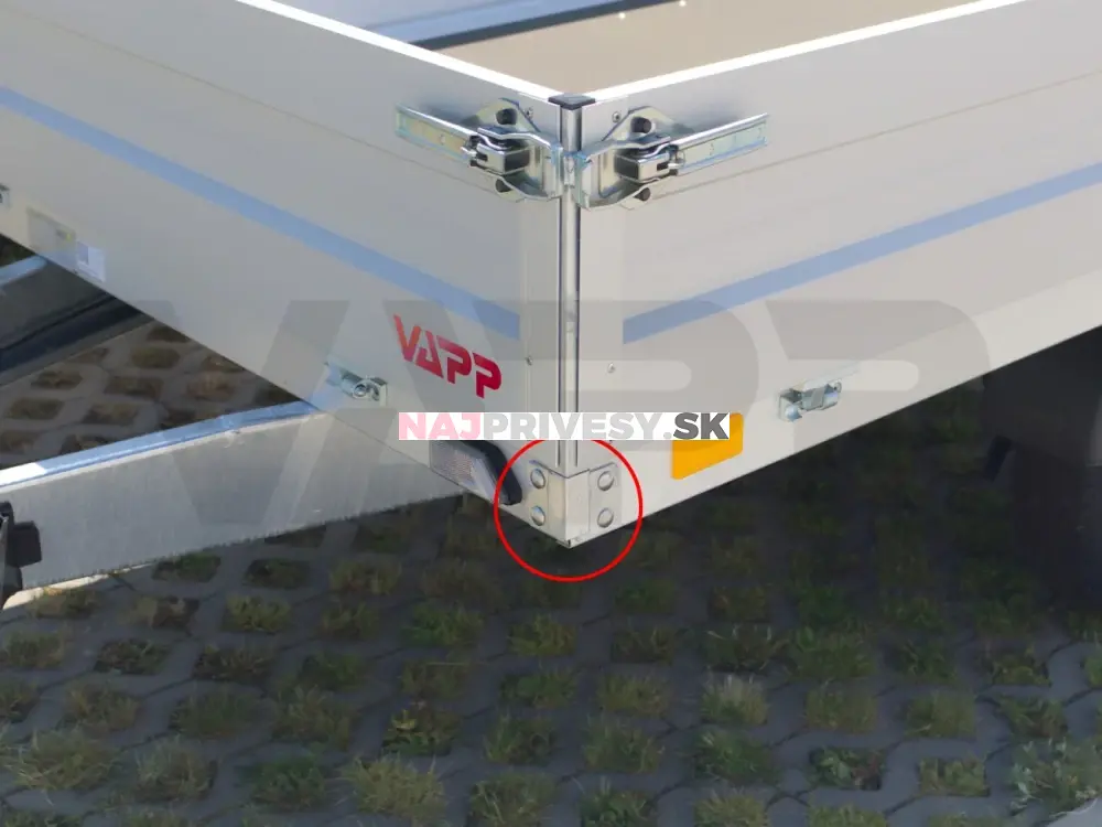 Držiak rohového stĺpika 25x25mm na príves AGADOS VZ 22 ​​EXPRESS, VZ 32 EXPRESS