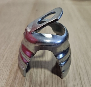 Držiak zástrčky UW-02 kalíšok, univ. rozmer - DOPREDAJ, posledný kus